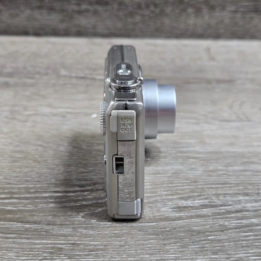 Olympus FE-230 Digital Camera 7.1MP Silver Compact Point and Shoot for parts